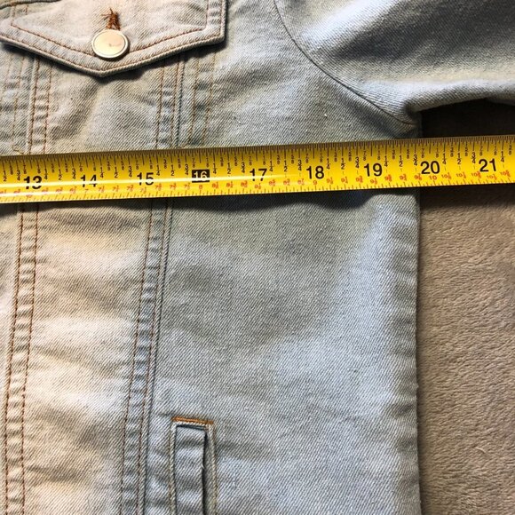 Dollhouse Light Wash Denim Jean Jacket Size Med - Picture 8 of 11